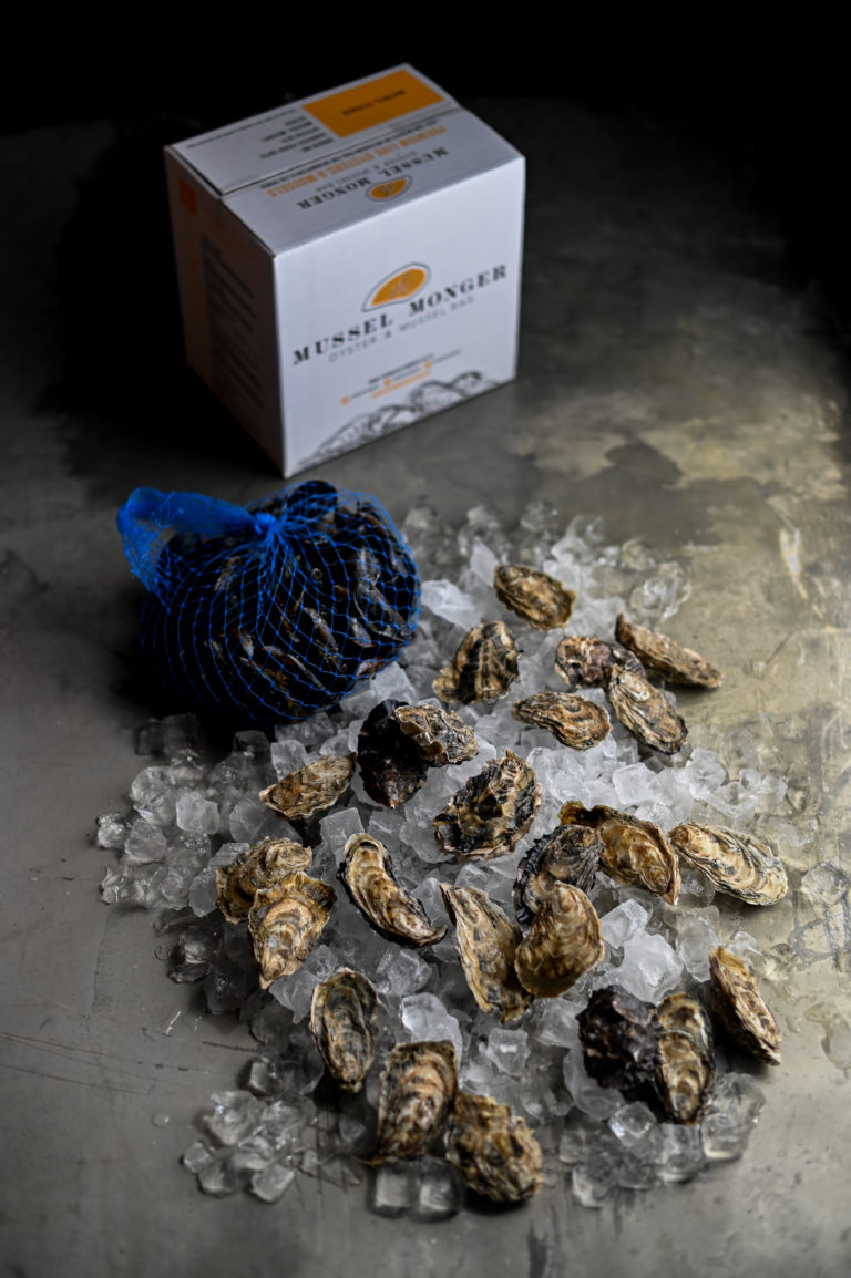24 LARGE UNSHUCKED OYSTERS Mussel Monger